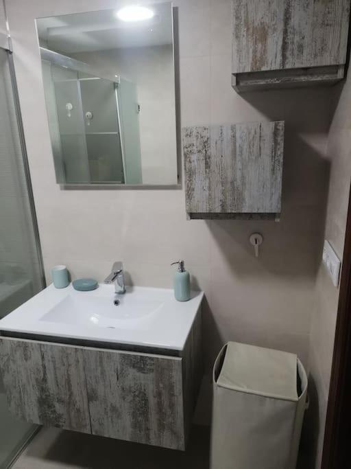 Piso En La Costilla-Rota Luaran gambar